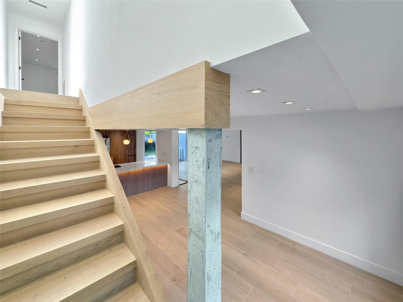 729 NE 17th Terrace — photo 11