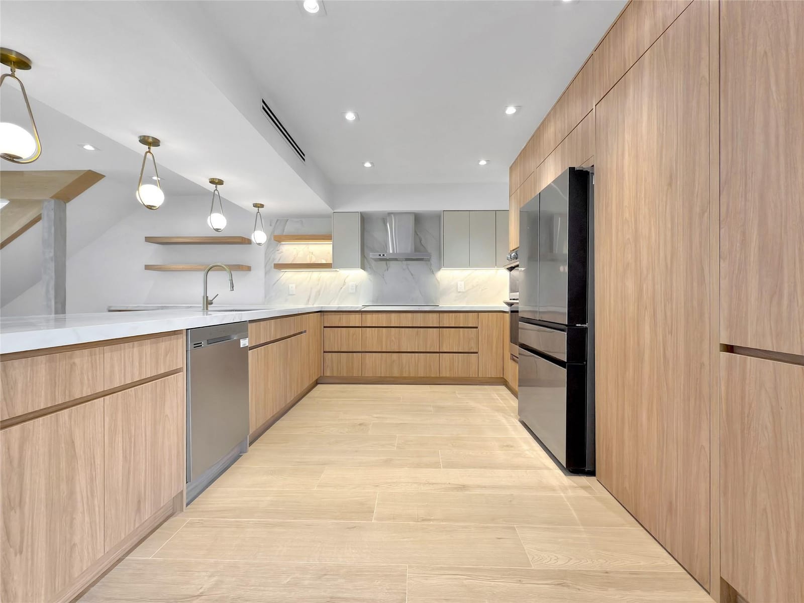 729 NE 17th Terrace — photo 3