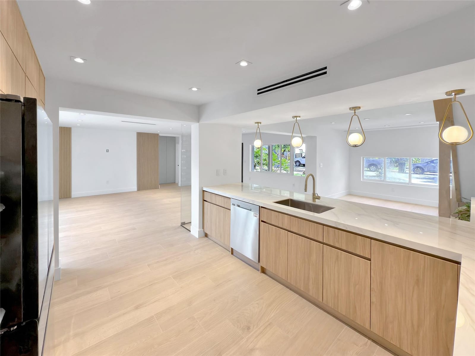 729 NE 17th Terrace — photo 5