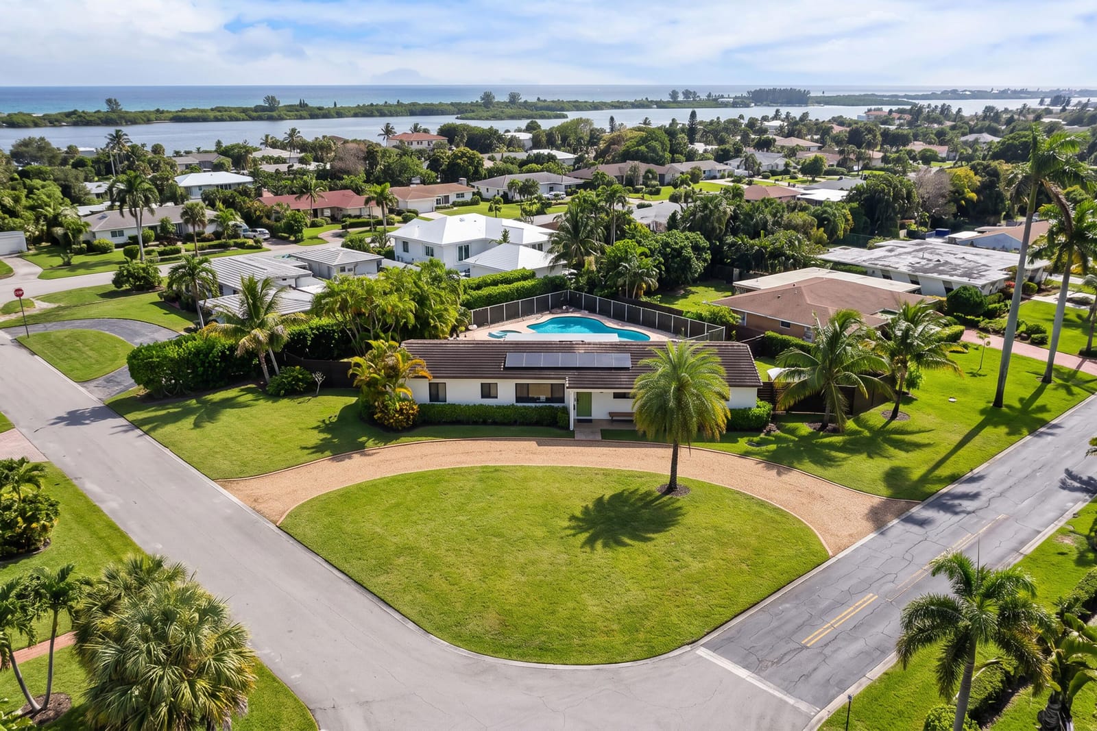 310 Orange Way — photo 4