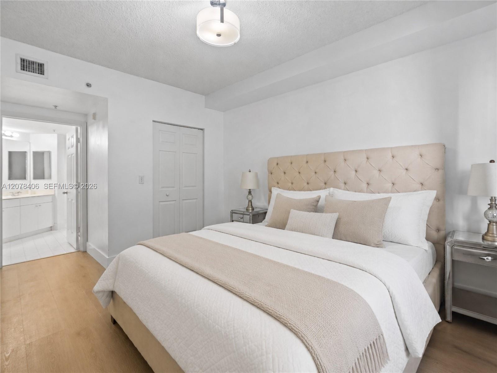 17145 N Bay Road 4311 — photo 12
