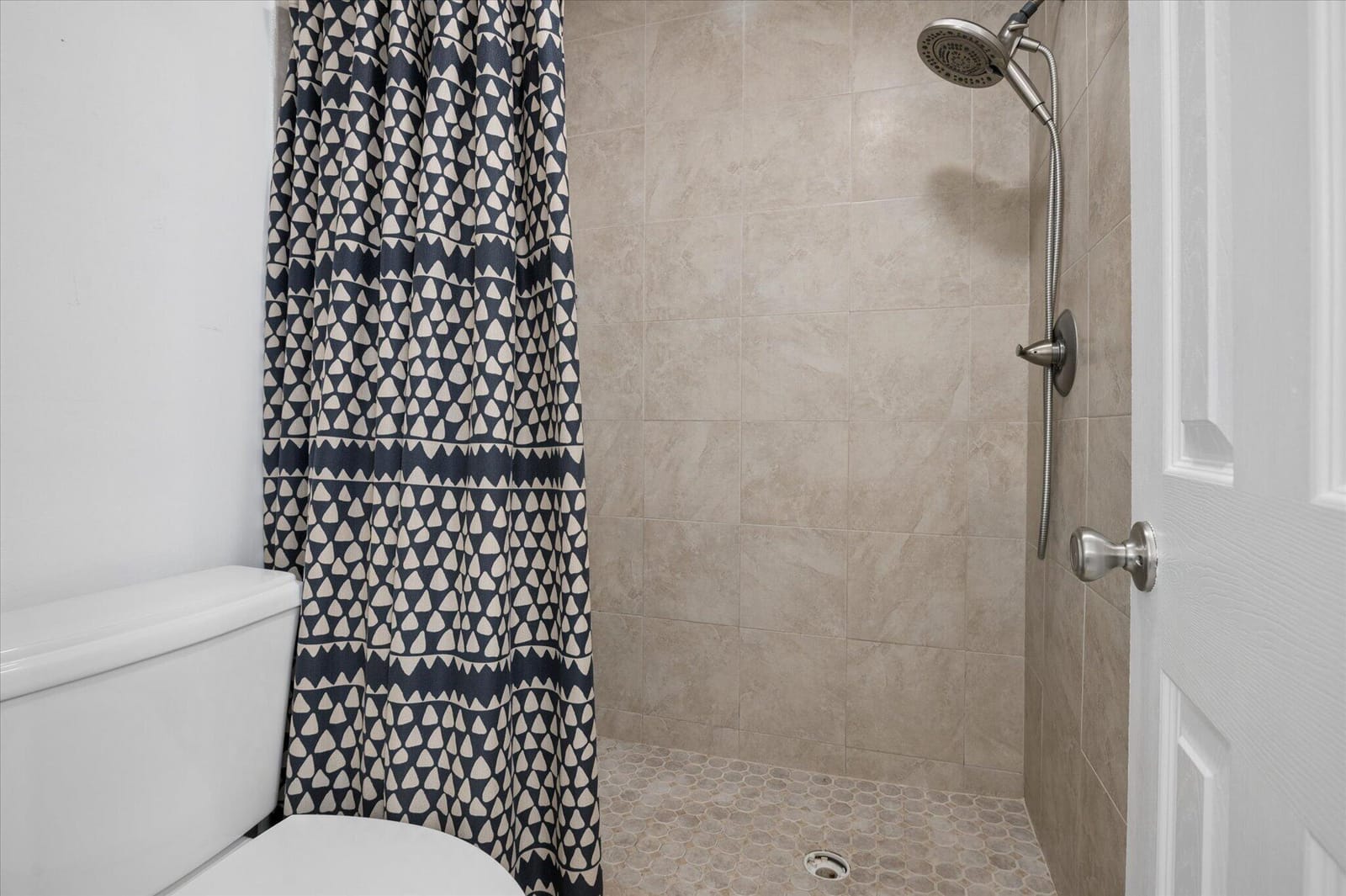 6287 BAY CLUB Drive 2 — photo 11