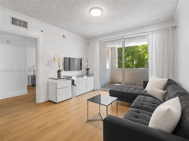 17145 N Bay Road 4311, Porto Bellagio, Sunny Isles Beach, FL