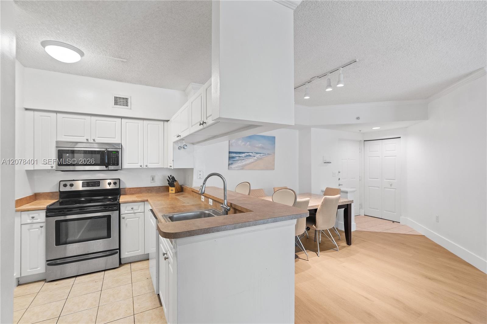 17145 N Bay Road 4311 — photo 1