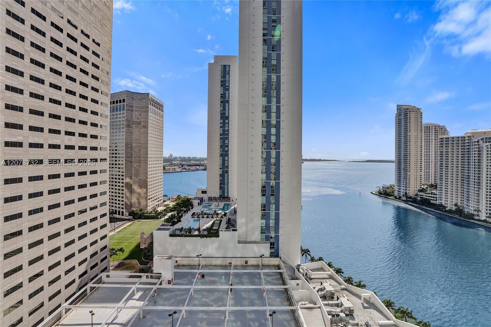 300 S Biscayne Boulevard T-1816 — photo 2