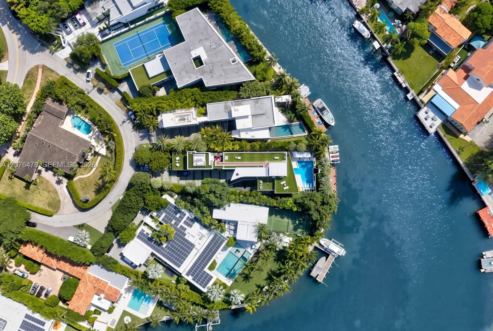 528 Lakeview Court, Miami Beach, FL 33140 photo 4
