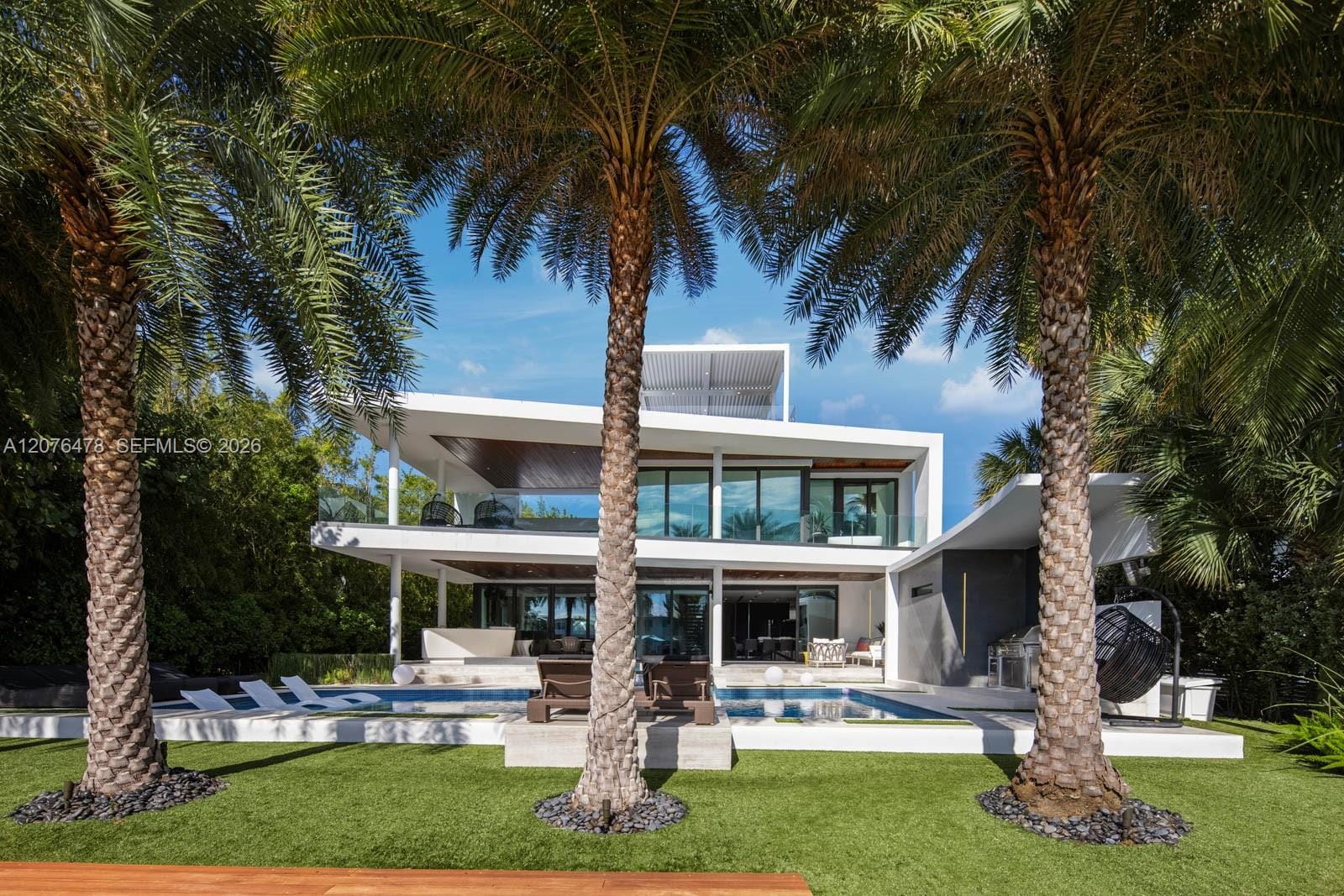 528 Lakeview Court, Miami Beach, FL 33140 photo 10