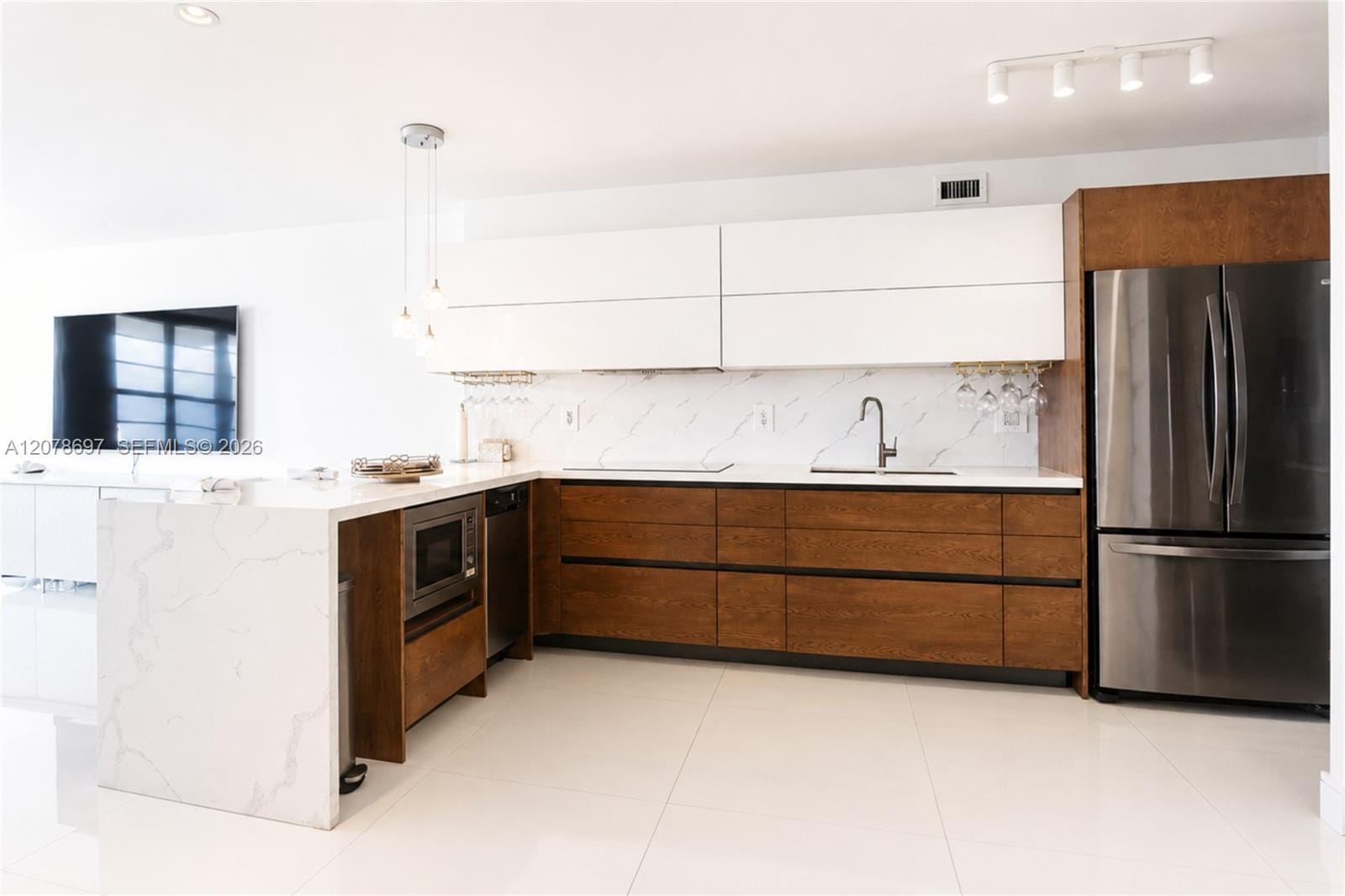 100 Lincoln Road 1223 — photo 10