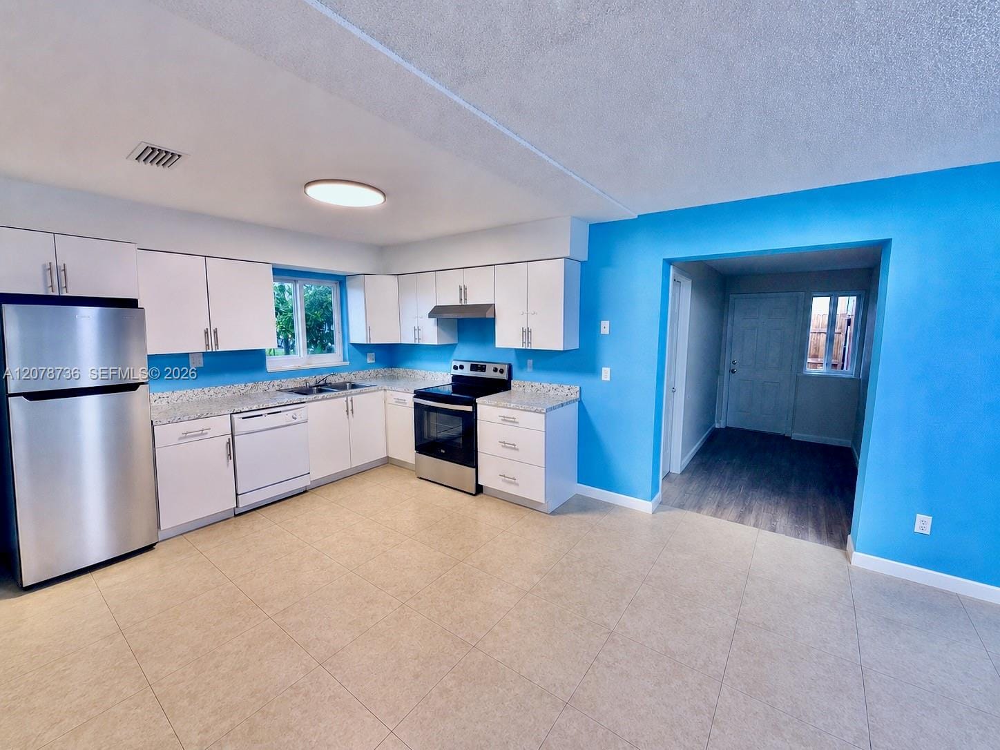 4940 SW 25th Avenue — photo 3