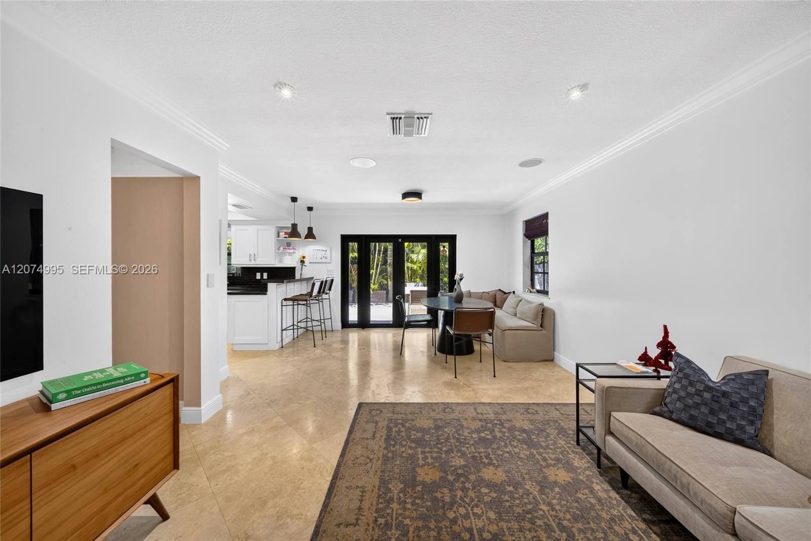 1043 Alfonso Avenue — photo 10