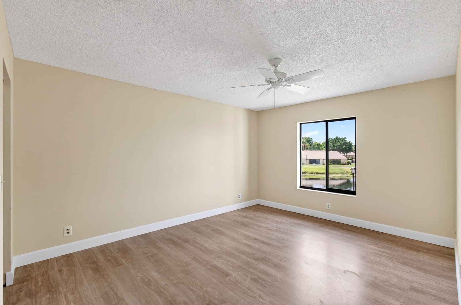 1010 Green Pine Boulevard F2 — photo 10
