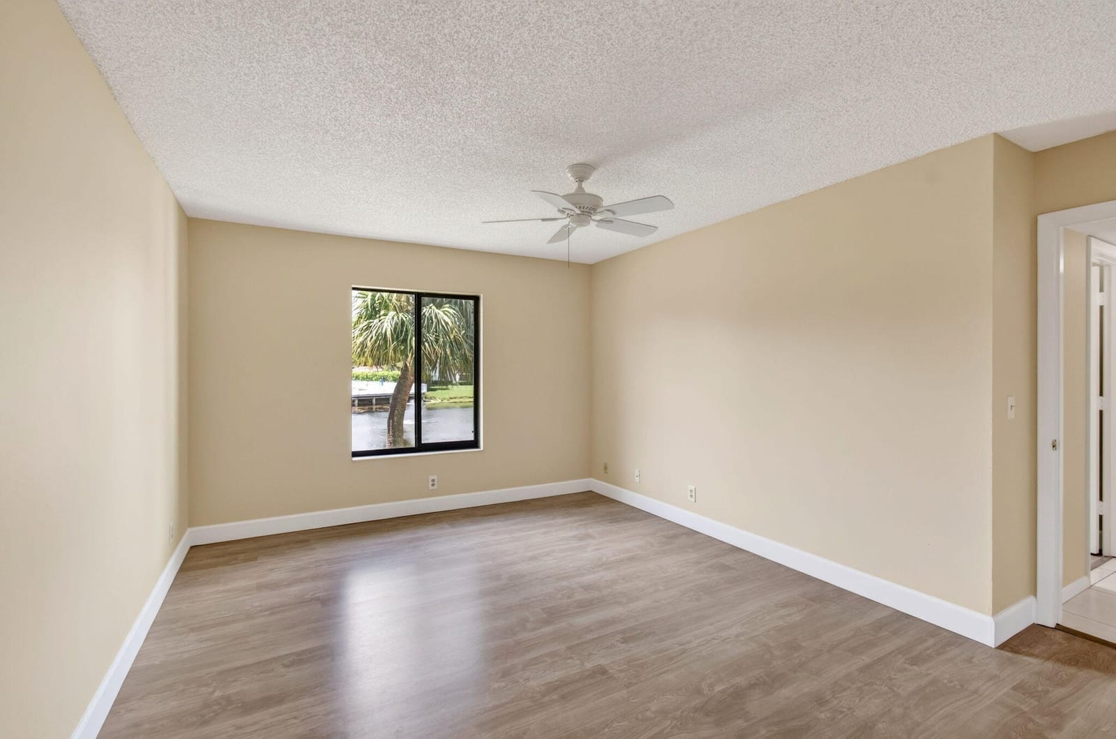 1010 Green Pine Boulevard F2 — photo 11