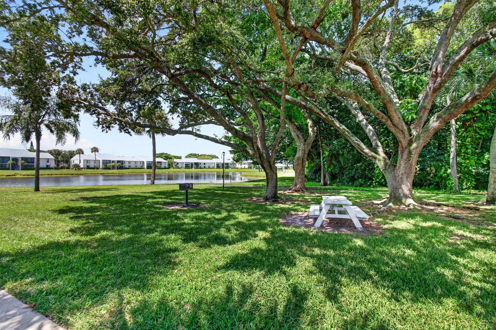 1010 Green Pine Boulevard F2, West Palm Beach, FL 33409 photo 18