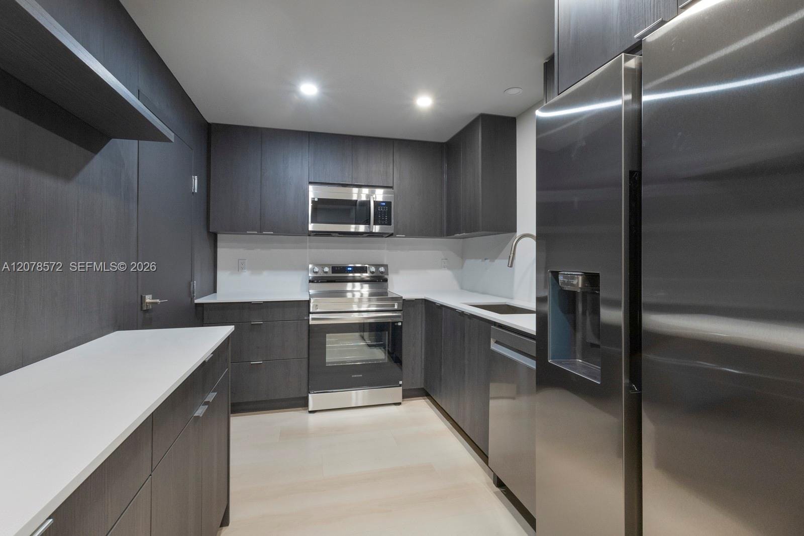 90 Edgewater Drive 224 — photo 9