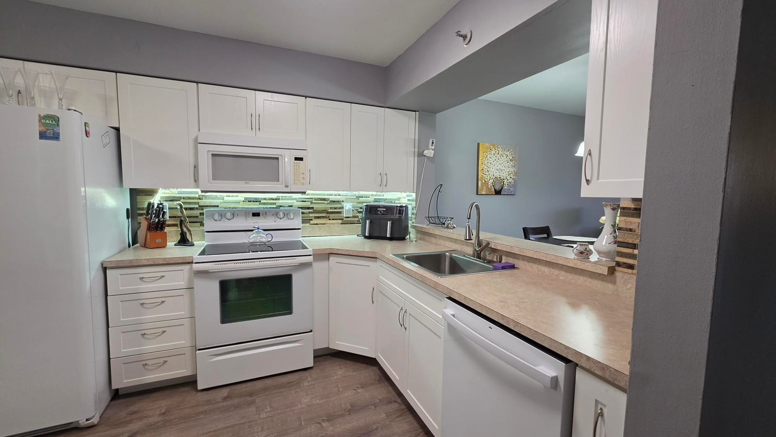 2206 S CYPRESS BEND Drive 504 — photo 3