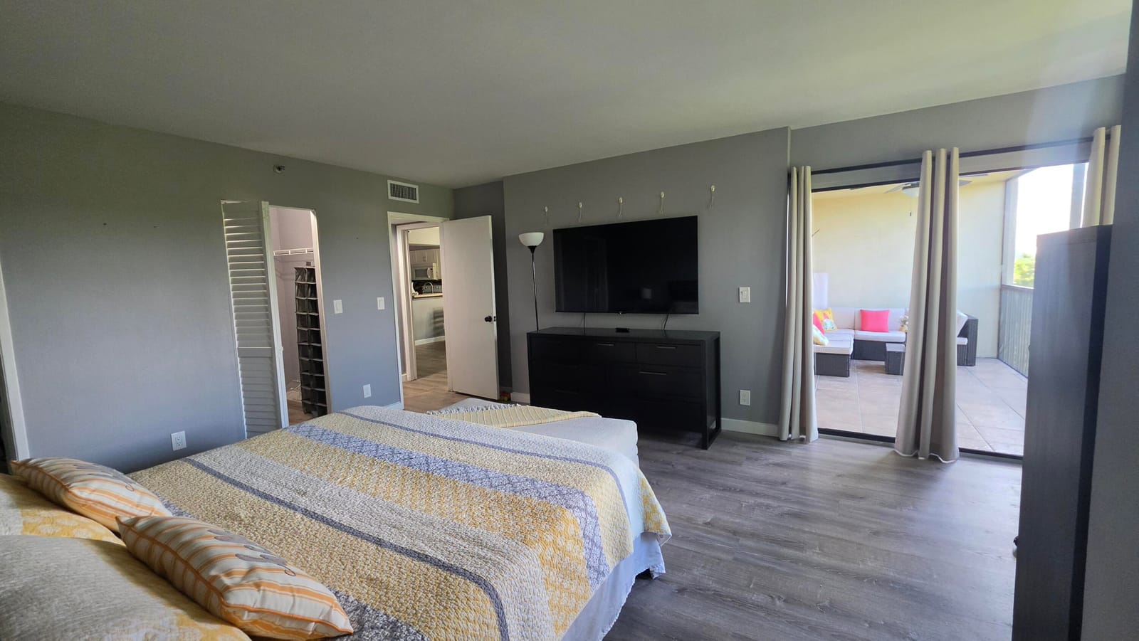 2206 S CYPRESS BEND Drive 504 — photo 7