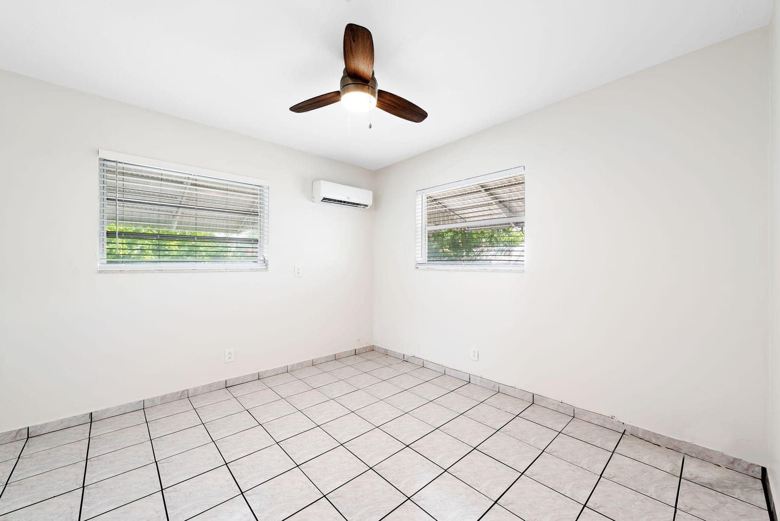 310 NE 6TH Street 3, Hallandale Beach, FL 33009
