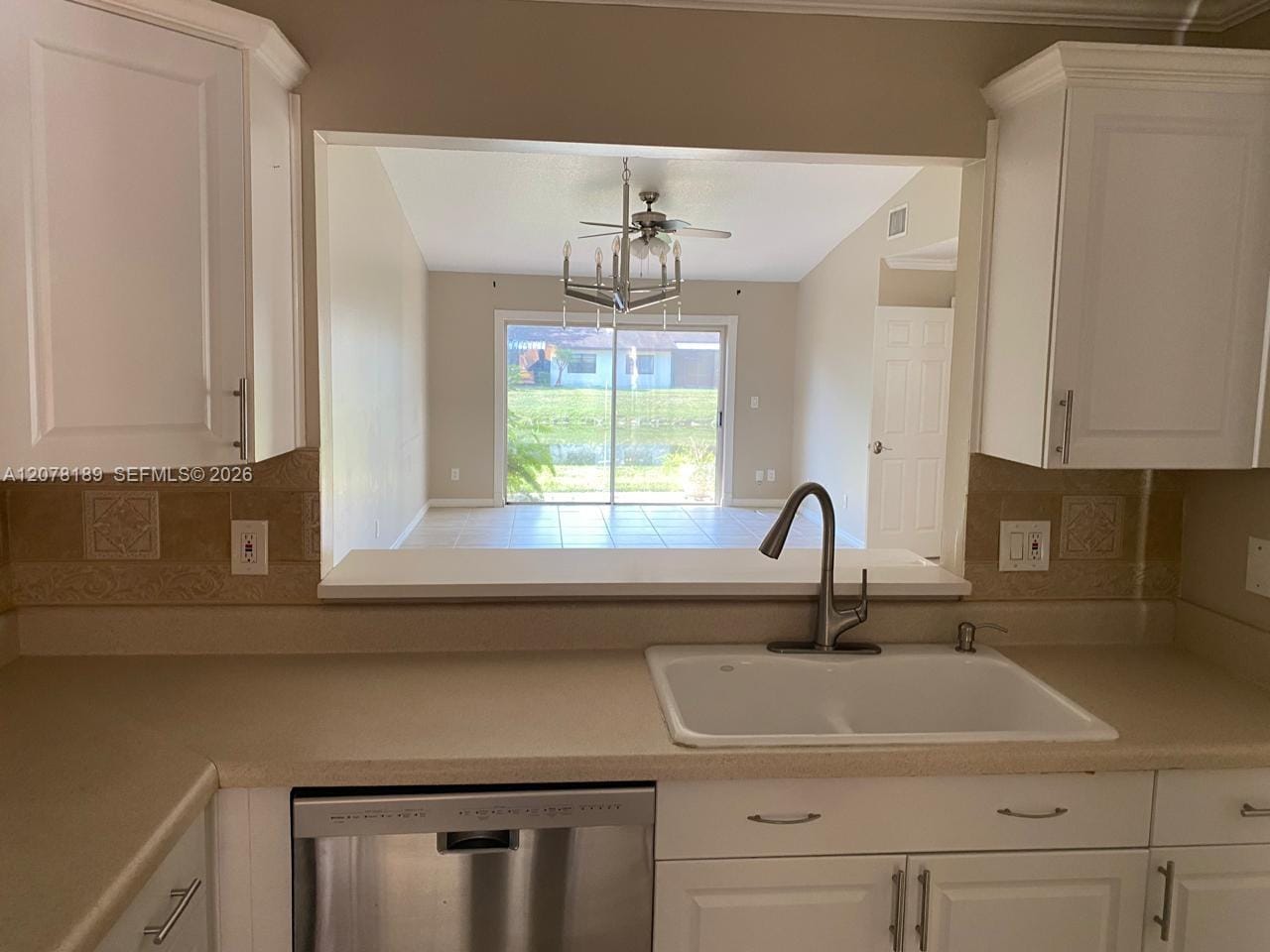 803 SW 119th Way 803 — photo 5