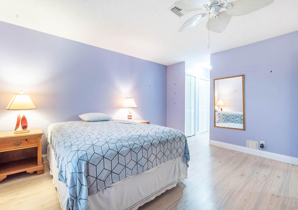 2381 SHADY Lane B — photo 4