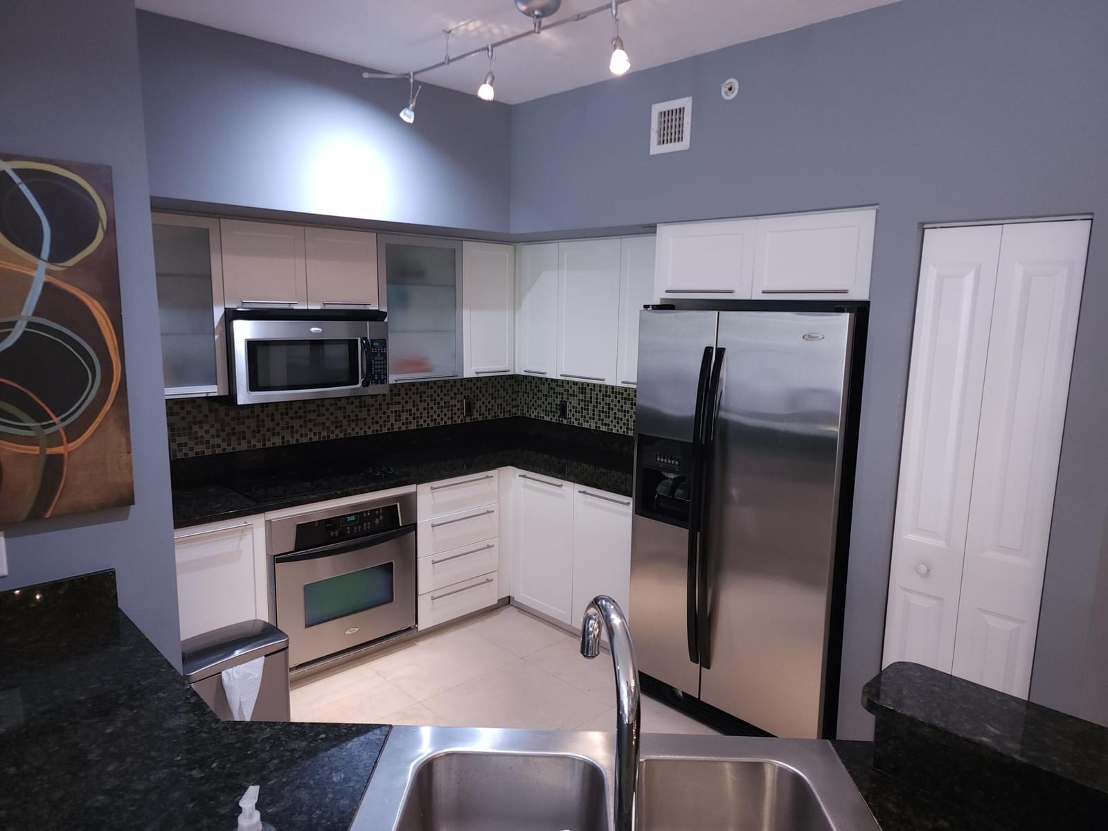 225 NE 1st Street 303 — photo 5