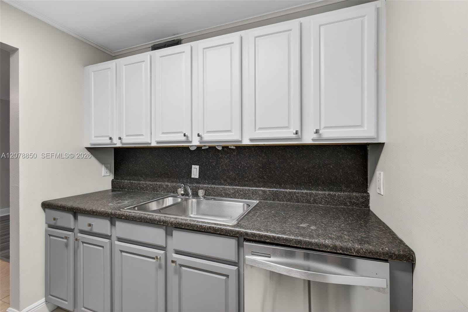 725 Hummingbird Way 109 — photo 4