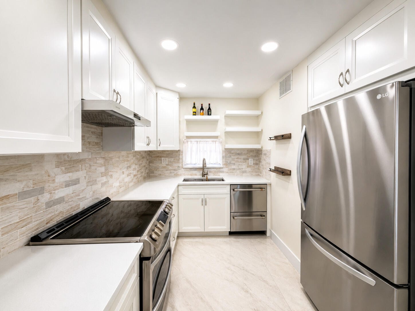 9411 N Hollybrook Lake Drive 310 — photo 1