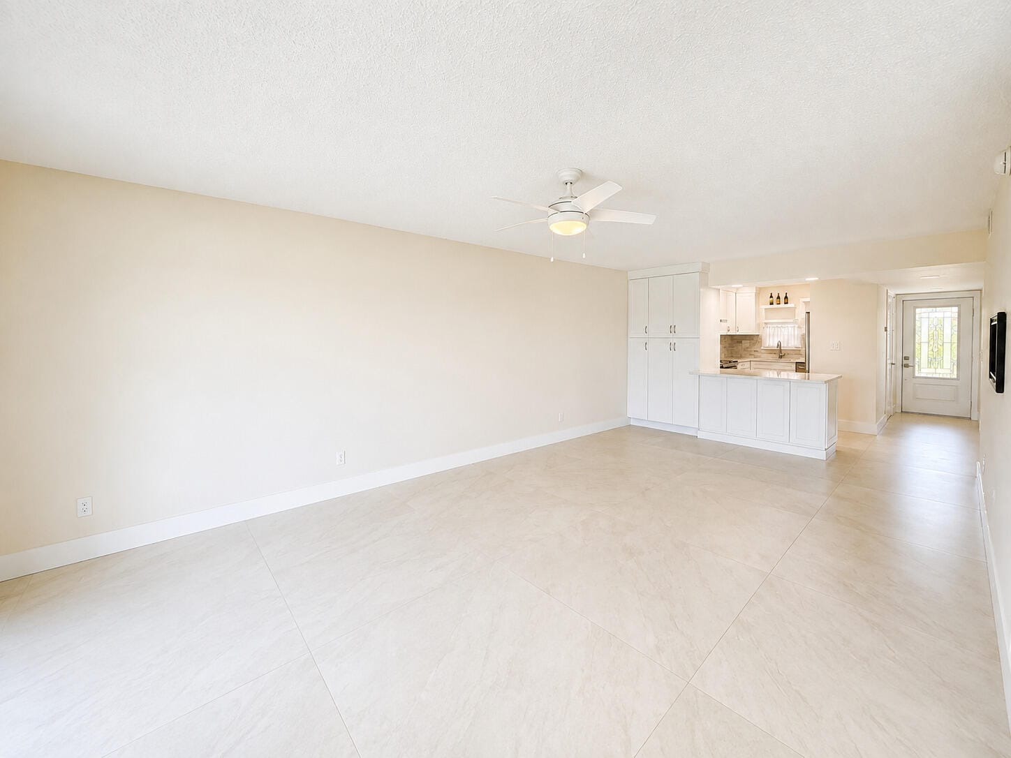 9411 N Hollybrook Lake Drive 310 — photo 2