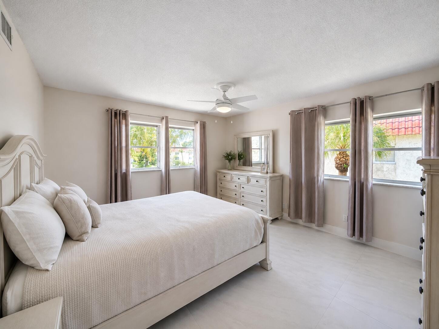 9411 N Hollybrook Lake Drive 310 — photo 5