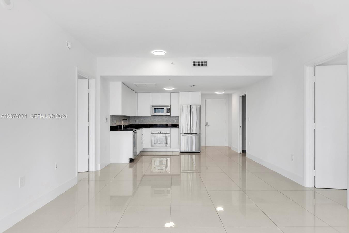 92 SW 3rd Street 1403 — photo 3