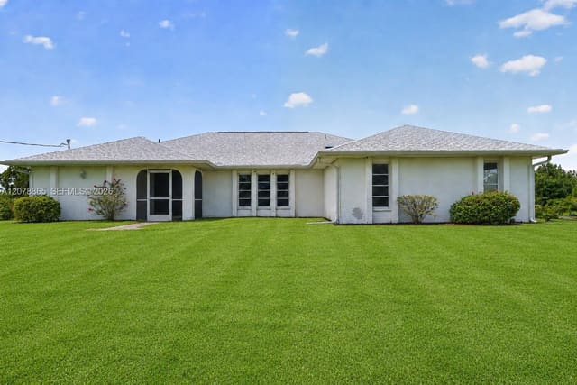 5300 Cypress Grove Circle, FL 33982