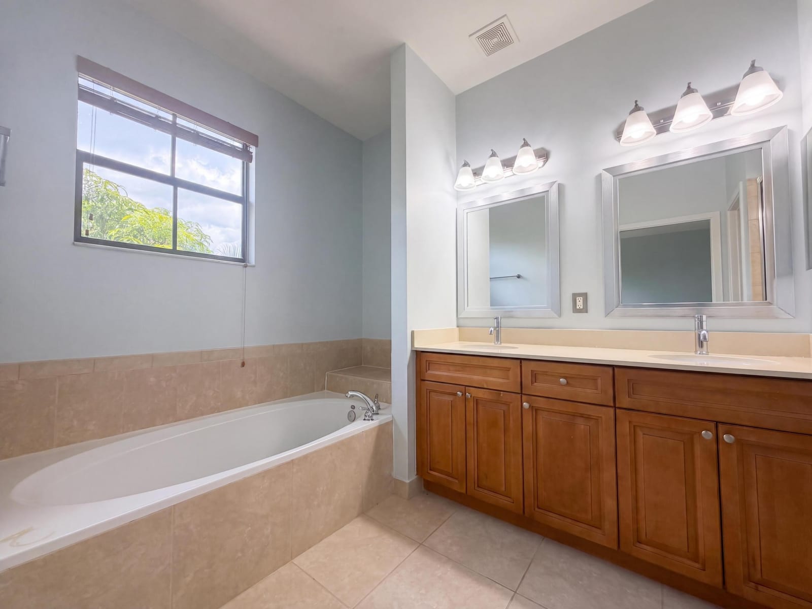 4967 NW 59th Street — photo 11