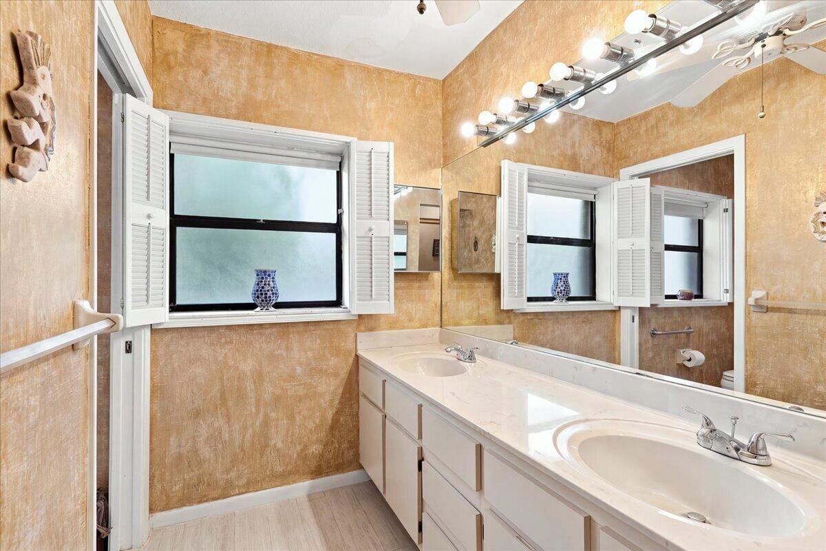9843 NW 75TH Court NW, Tamarac, FL 33321 photo 21