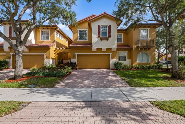 11945 NW 57th Manor, sold in ZIP 33076, Parkland, FL