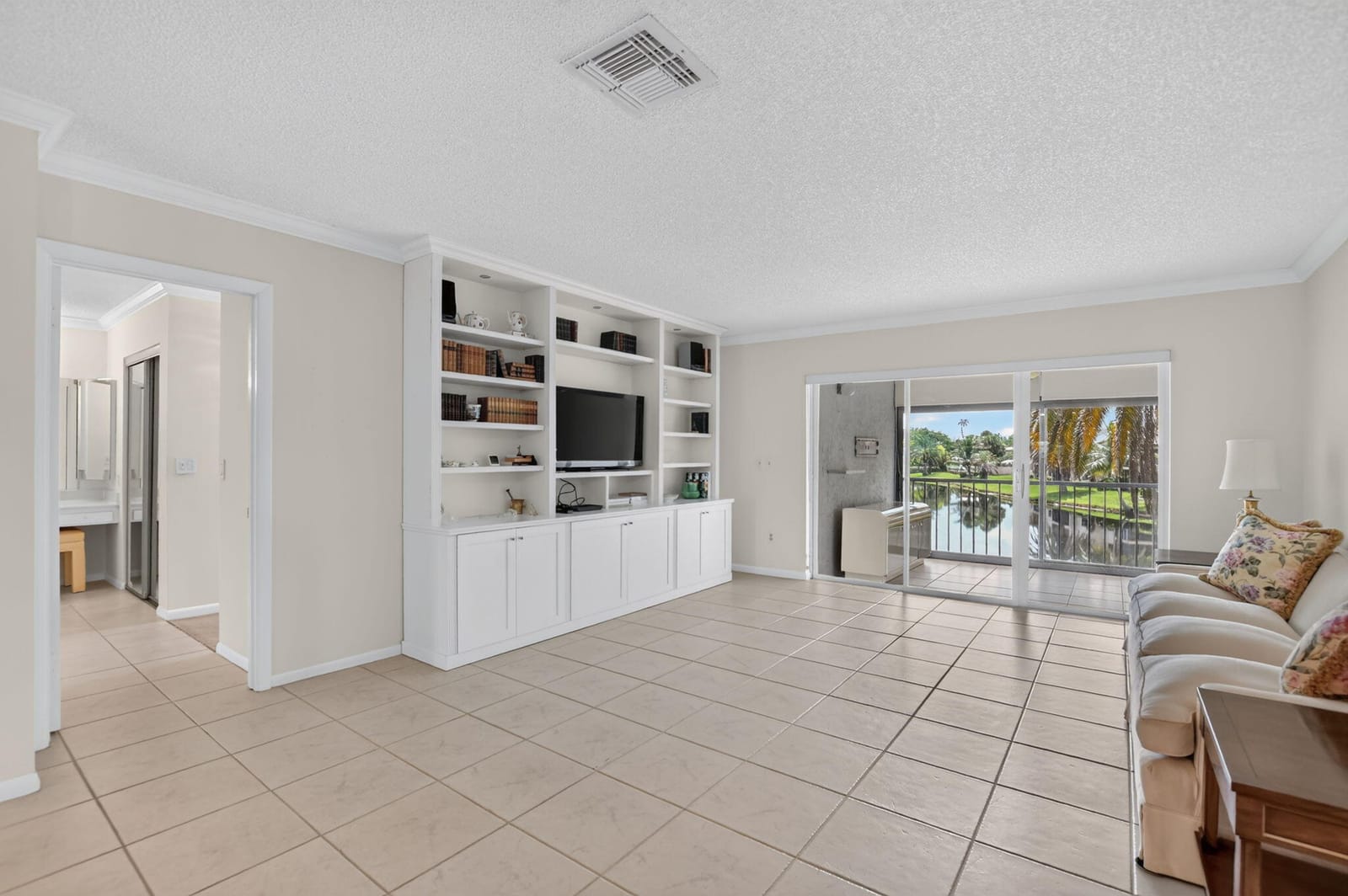 9287 VISTA DEL LAGO 13 D — photo 8