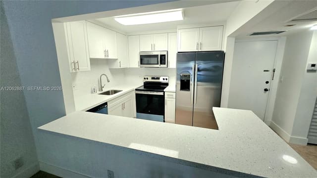 255 S Cypress Road 307, Pompano Beach, FL 33060