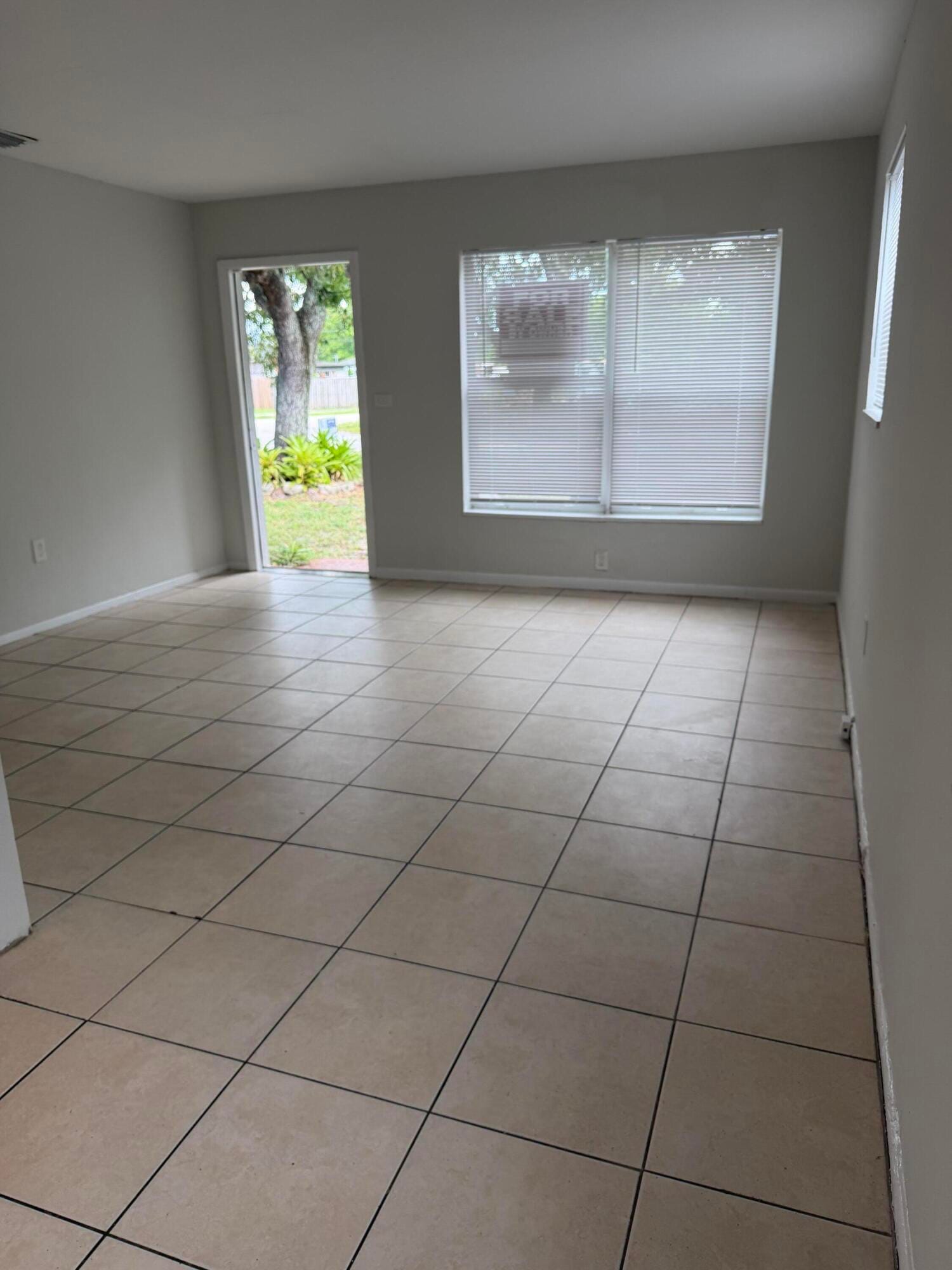 1501 N 70TH Way — photo 3