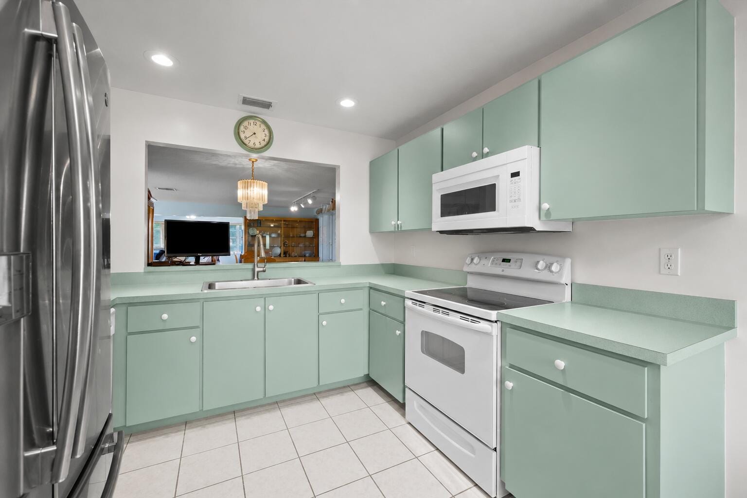 6127 RAINBOW Circle, Greenacres, FL 33463