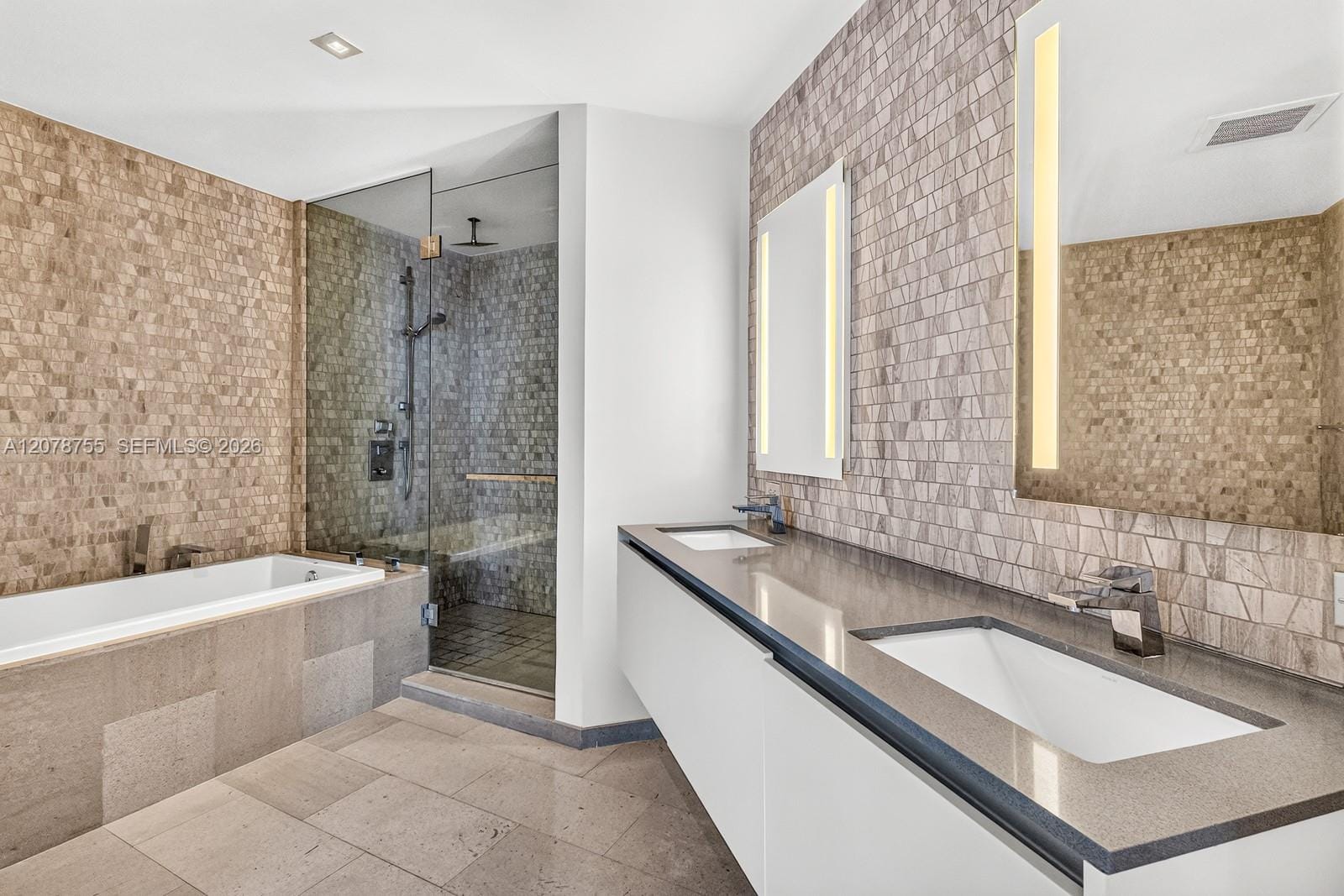 88 SW 7th Street 1511, Miami, FL 33130 photo 7