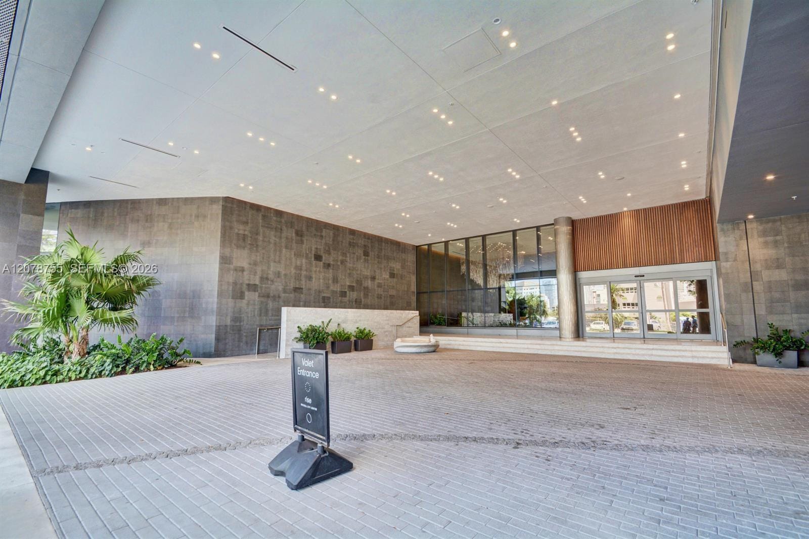 88 SW 7th Street 1511, Miami, FL 33130 photo 21