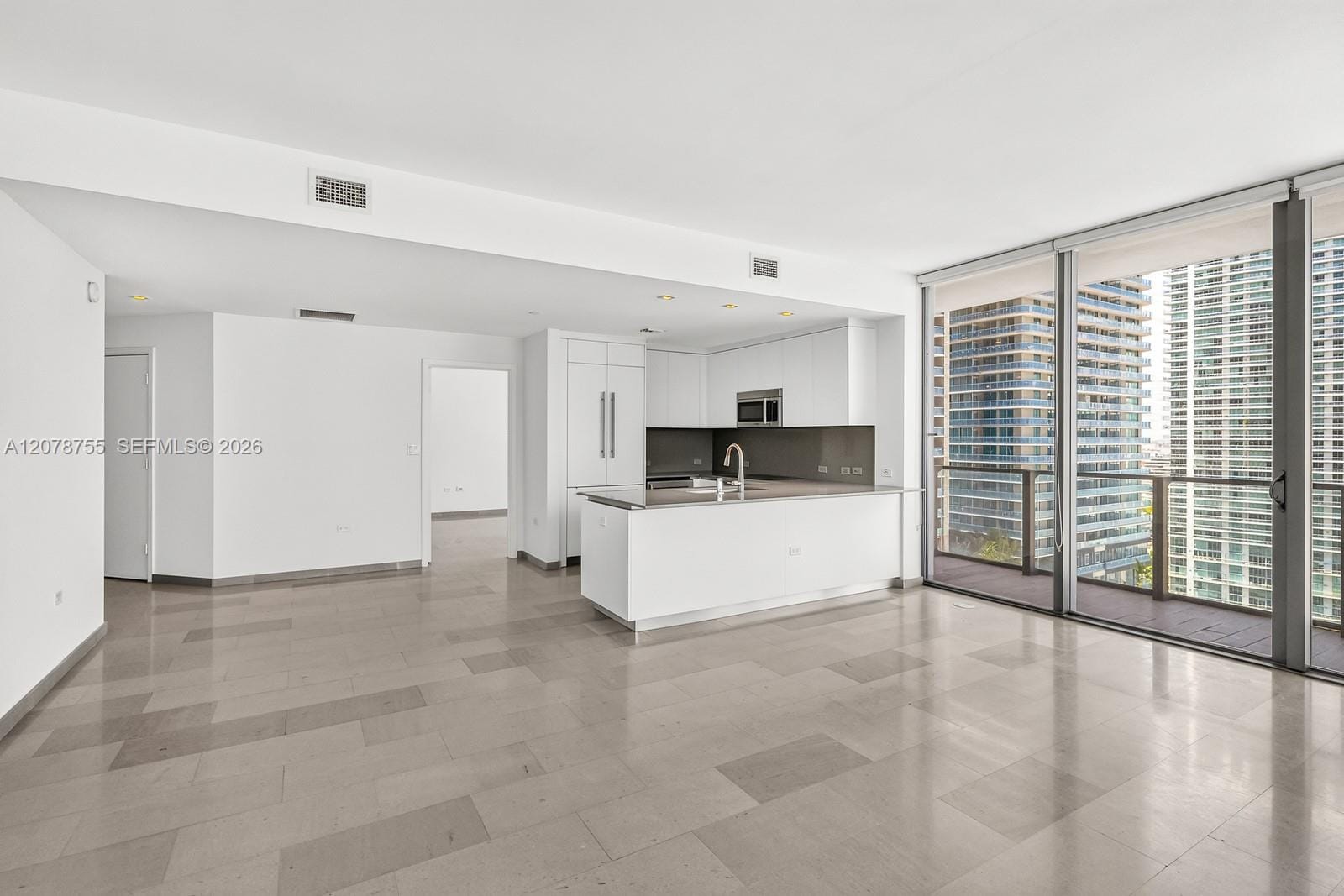 88 SW 7th Street 1511, Miami, FL 33130 photo 3