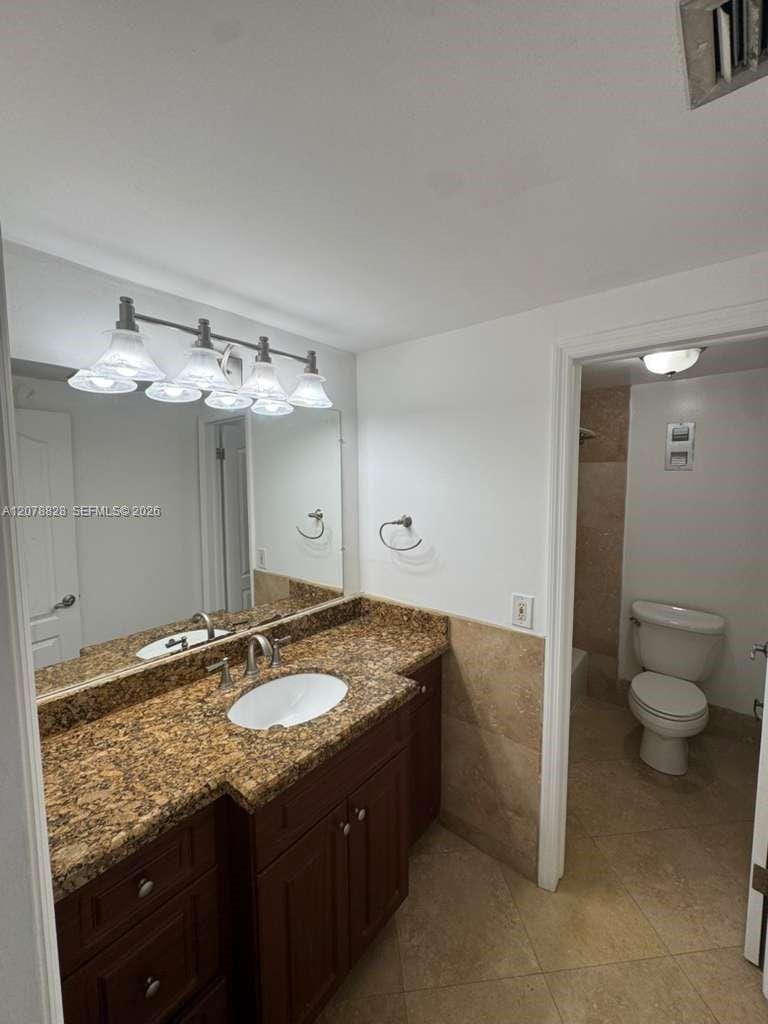 22 Salamanca Avenue 806 — photo 2