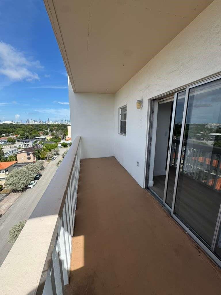 22 Salamanca Avenue 806 — photo 4