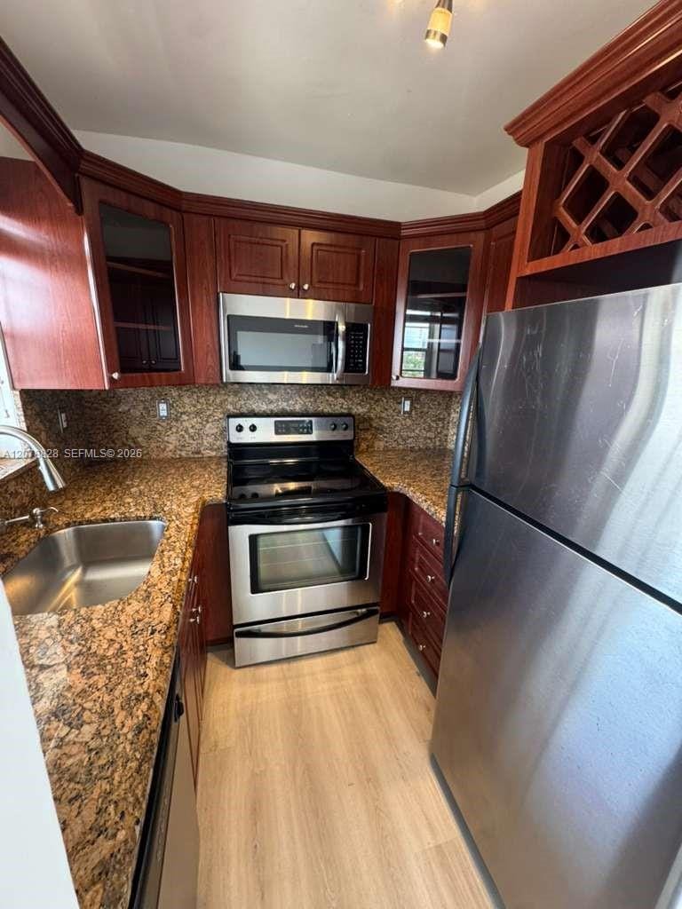 22 Salamanca Avenue 806 — photo 5