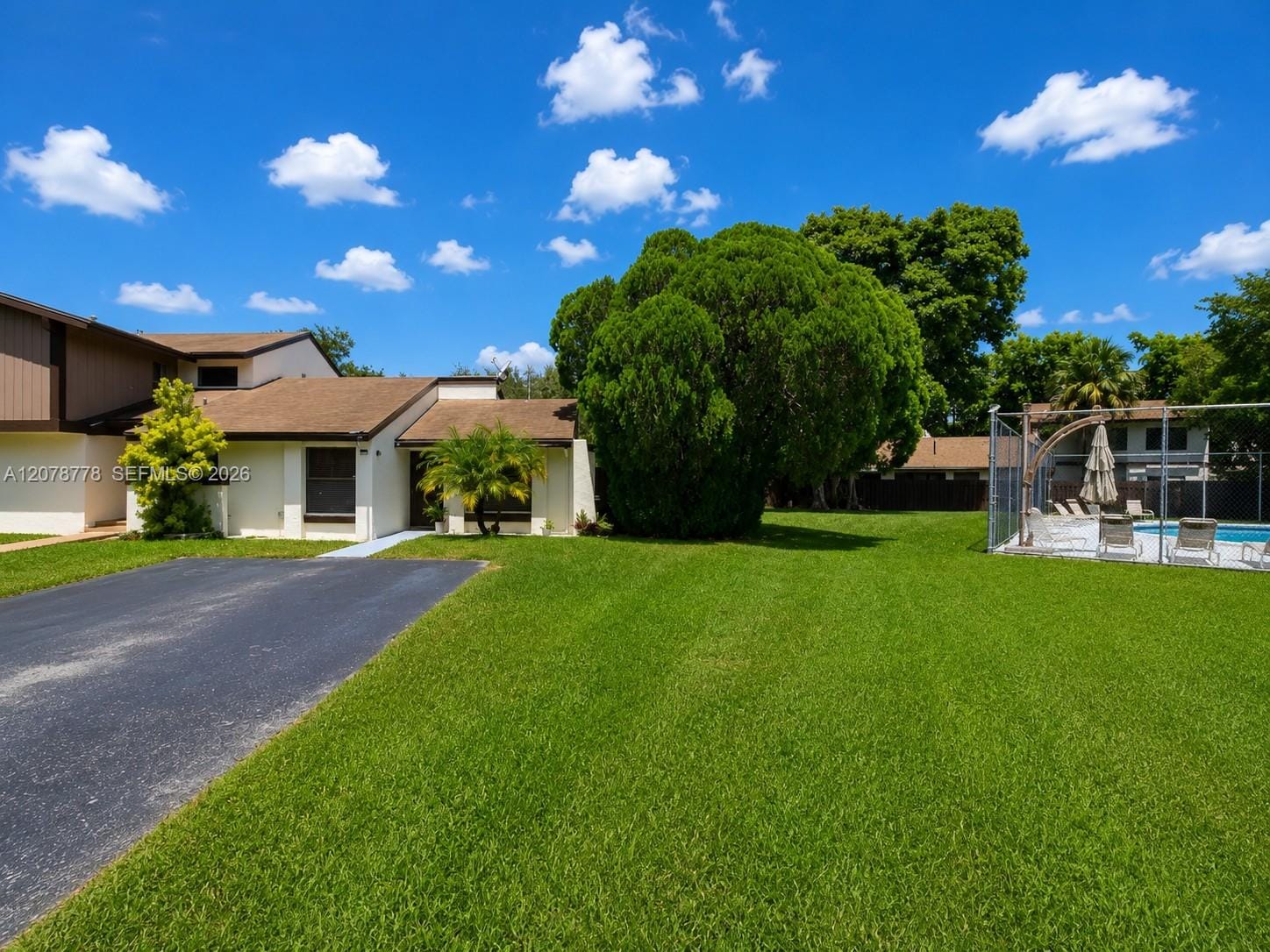 6922 SW 128th Place, Miami, FL 33183