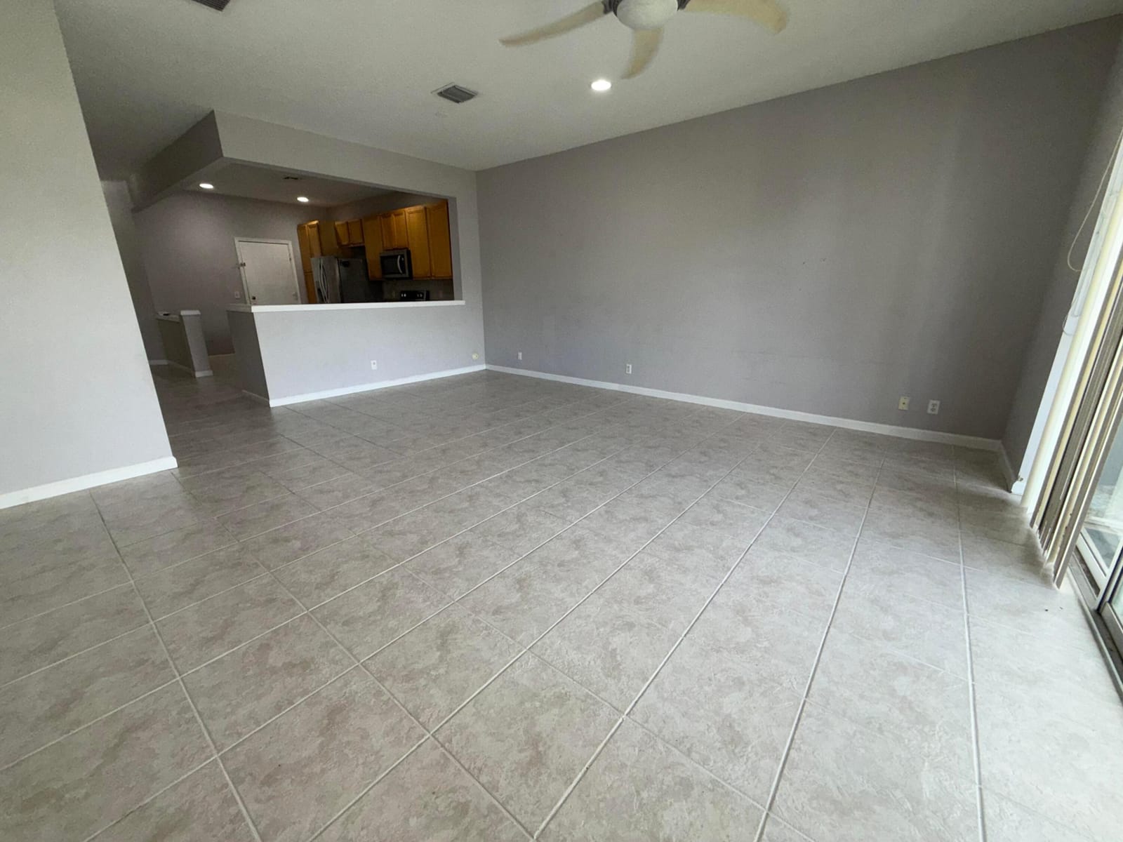 1083 Woodfield Road 1083 — photo 7