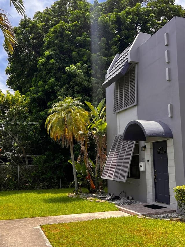 266 NE 142nd Street 13-D, Miami, FL 33161