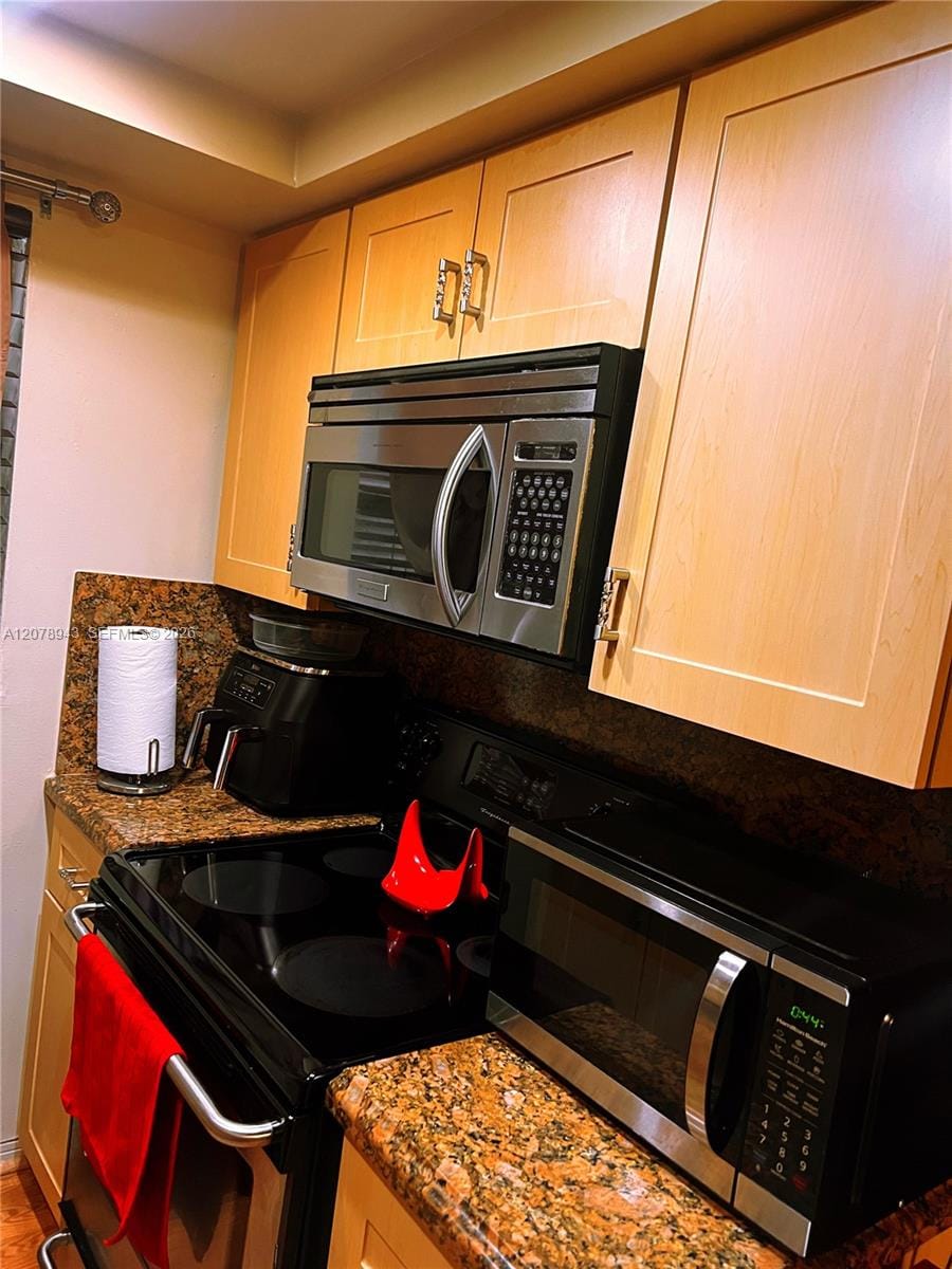 266 NE 142nd Street 13-D, Miami, FL 33161 photo 3