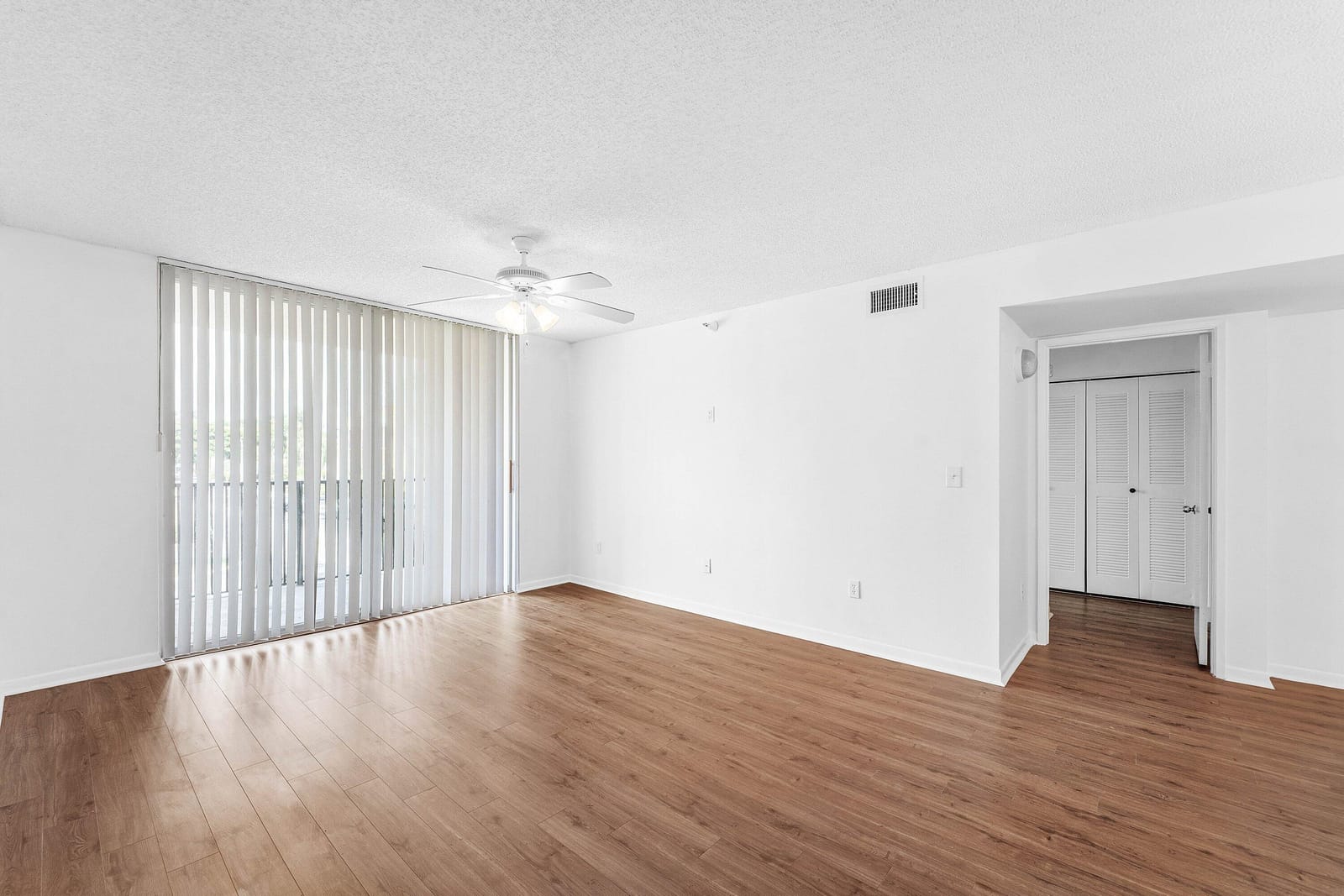 167 Yacht Club Way 205, Hypoluxo, FL 33462 photo 6