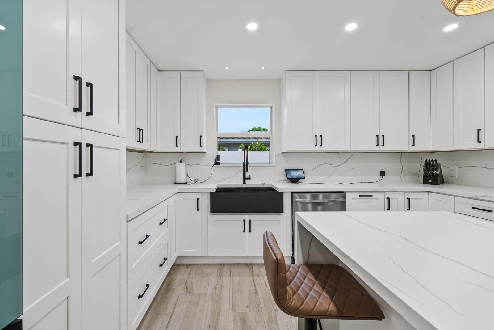 648 SW 3RD Street — photo 4