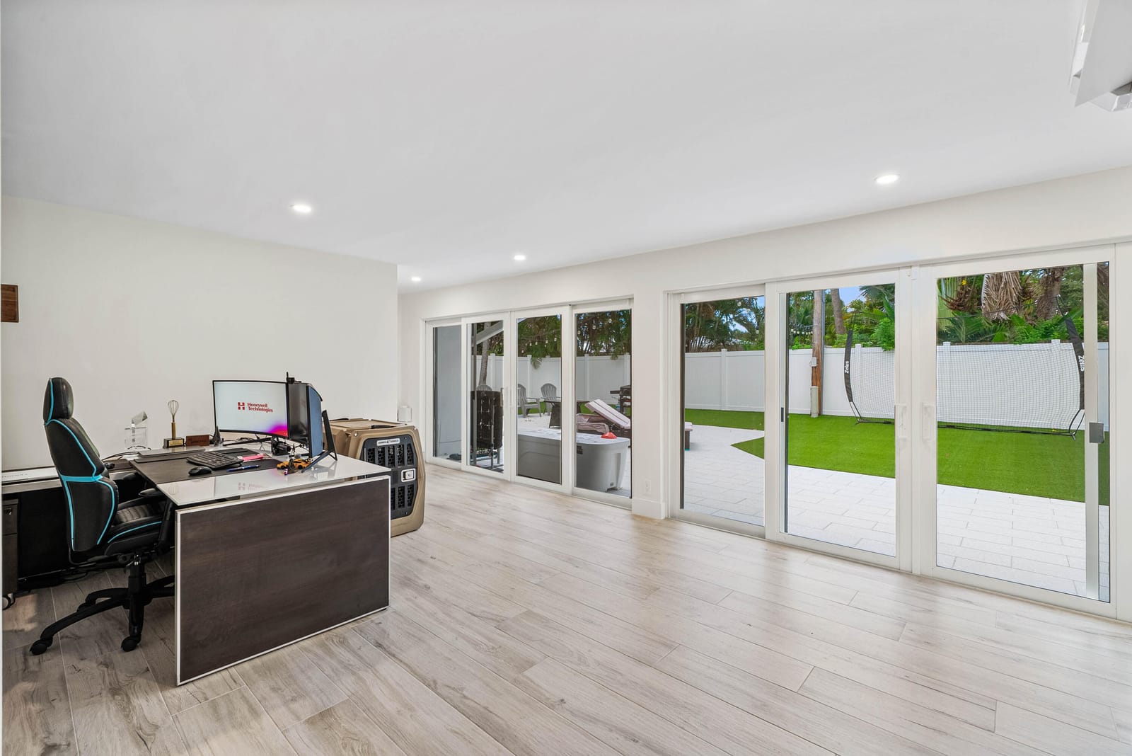 648 SW 3RD Street — photo 8